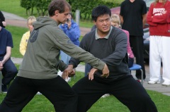 Pushhandsoutside